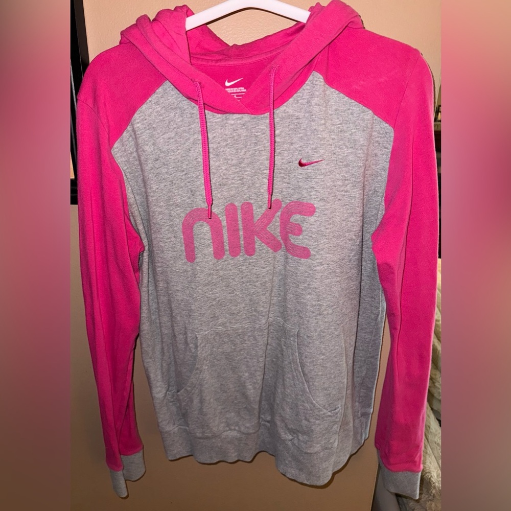 Women’s Nike Hoodie, size large